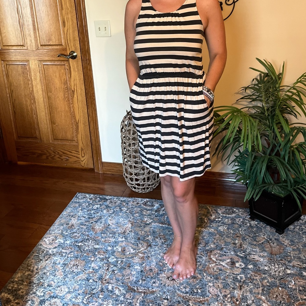 Lacks nd white stripe LOFT dress